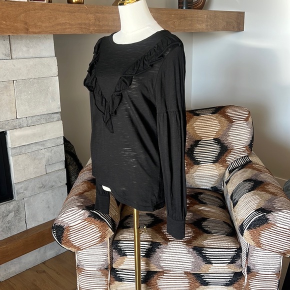 Goldie V Ruffle Top - Picture 4 of 10